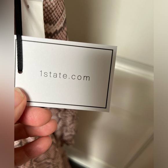 1.State Pink Snakeskin Long Sleeve High Low Dress size S but fits like a M NWT - Picture 8 of 8